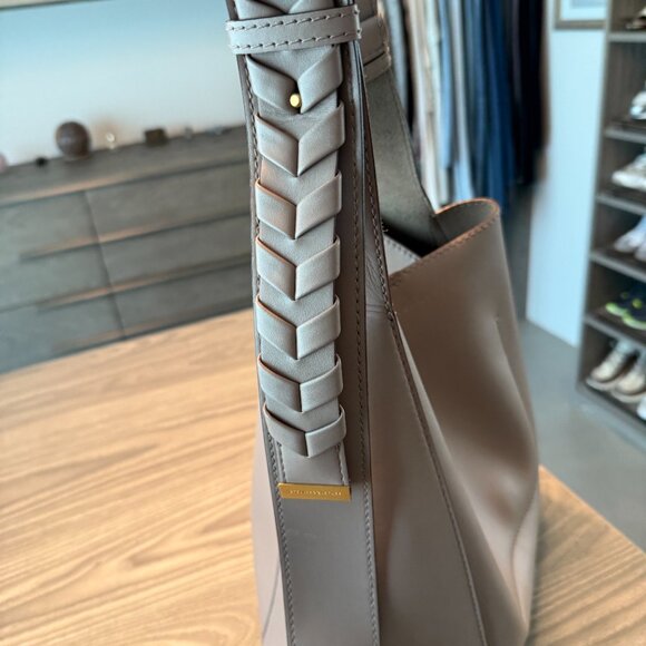 Stella McCartney Laser Cut Medium Hobo in Moss - Picture 3 of 5